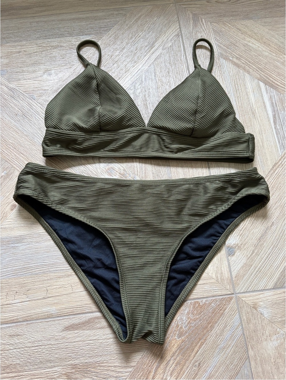CUPSHE Army Green Triangle Bikini Set Size Large Beach Vacation Style CYY1086